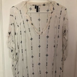 Short sleeved tunic blouse